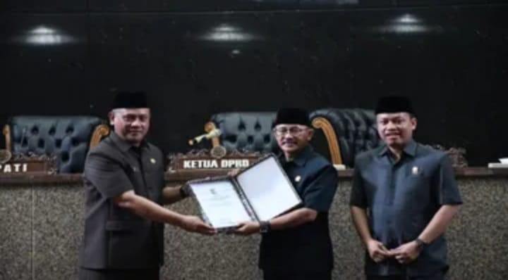 Sidang Paripurna DPRD Kabupaten Indramayu Dalam Rangka LKPJ Bupati Indramayu Tahun Anggaran 2023