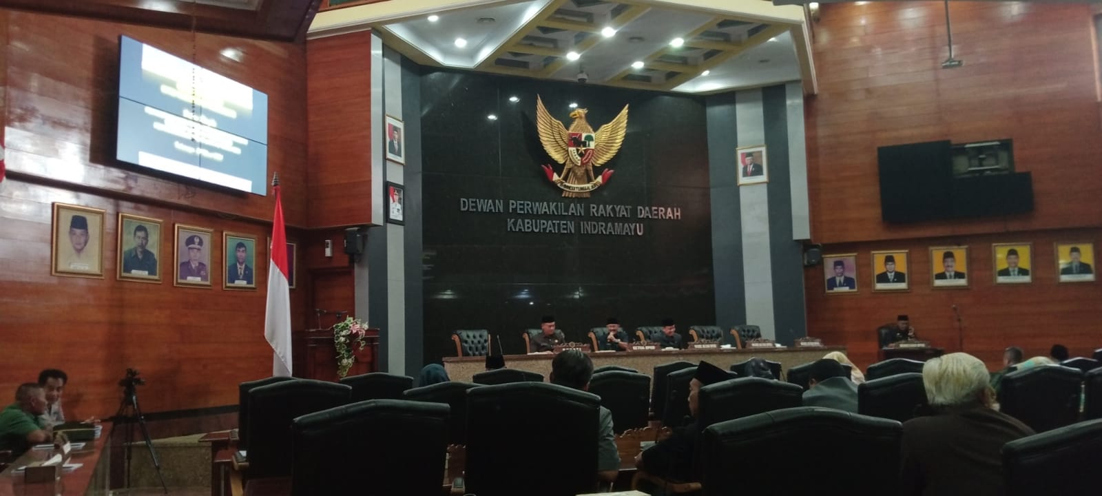 Rapat Paripurna DPRD Kabupaten Indramayu Dalam Rangka Penyampaian  (LKPJ) Bupati Tahun 2023 Tentang Capaian Kerja Program Urusan Bukan Wajib Pelayanan Dasar