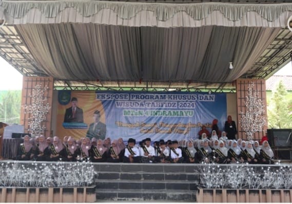 Ekspos Program Khusus dan Wisuda Tahfidz MTsN 4 Indramayu Berlangsung Meriah dan Penuh Haru