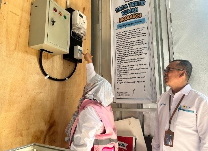 Srikandi Dukung Kelompok Usaha Cahaya (KUC), Bersama YBM PLN Bantu Kebutuhan Listrik Setempat