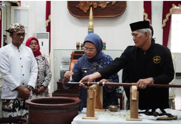 Jamasan Pusaka Wujud Penghormatan Kepada Leluhur Indramayu