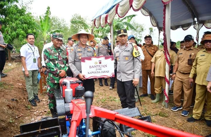 Wujudkan Program Asta Cita, Kapolda Jabar Tinjau Lokasi Lahan Ketahanan Pangan di Kabupaten Indramayu